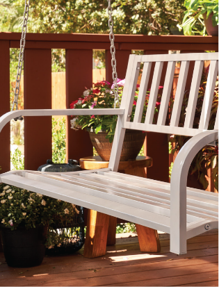 Rust-Oleum Stops Rust Custom Spray 5-in-1 Spray Painted Porch Swing in White